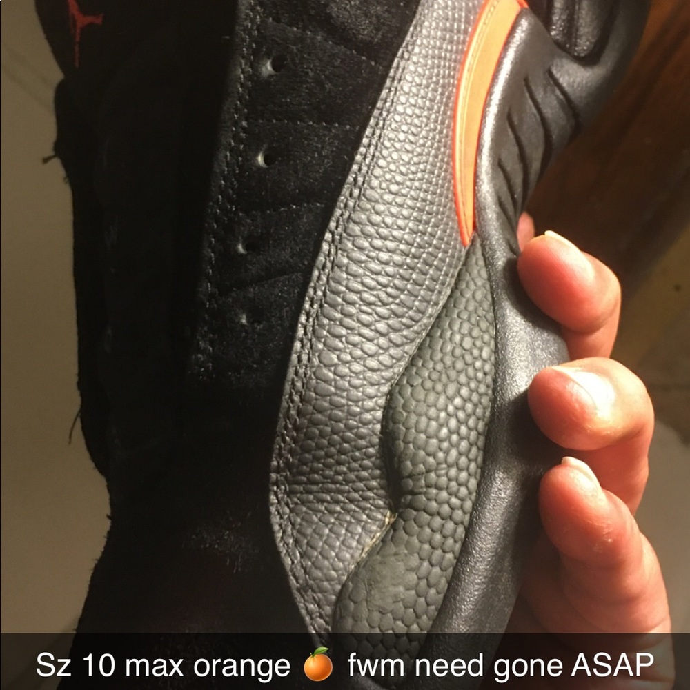 Low top orange max Jordan’s